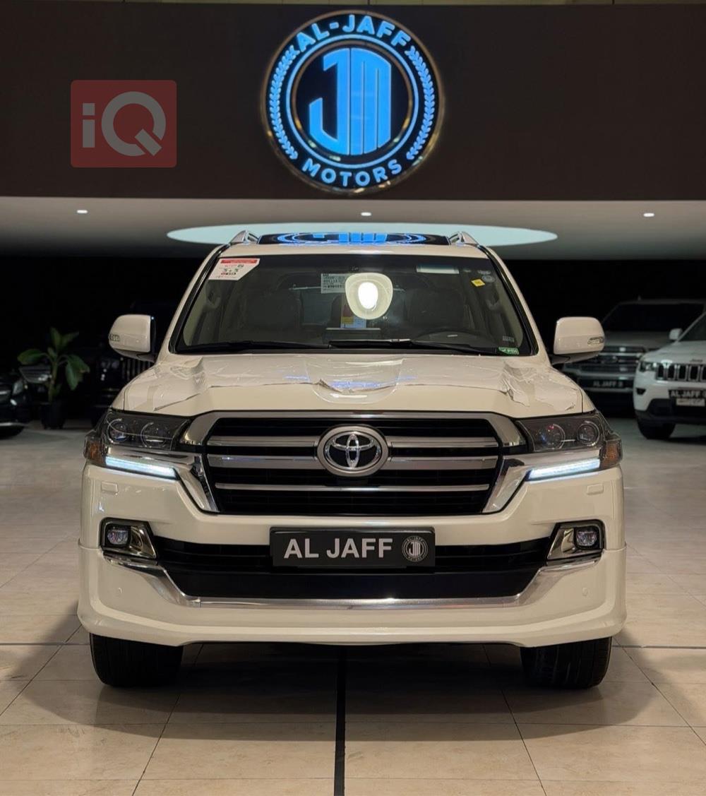 تۆیۆتا لاند کروزەر